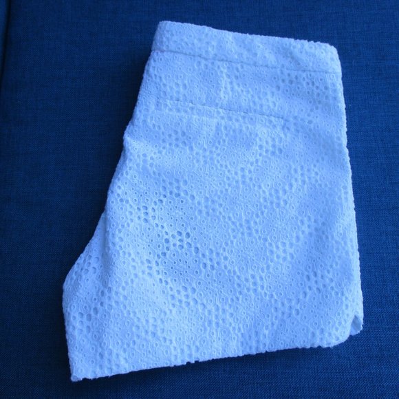 LILLY PULITZER ~ ADIE WHITE EYELET SHORTS ~ 00 ~ LOGO BUTTON / POCKETS - Picture 6 of 10